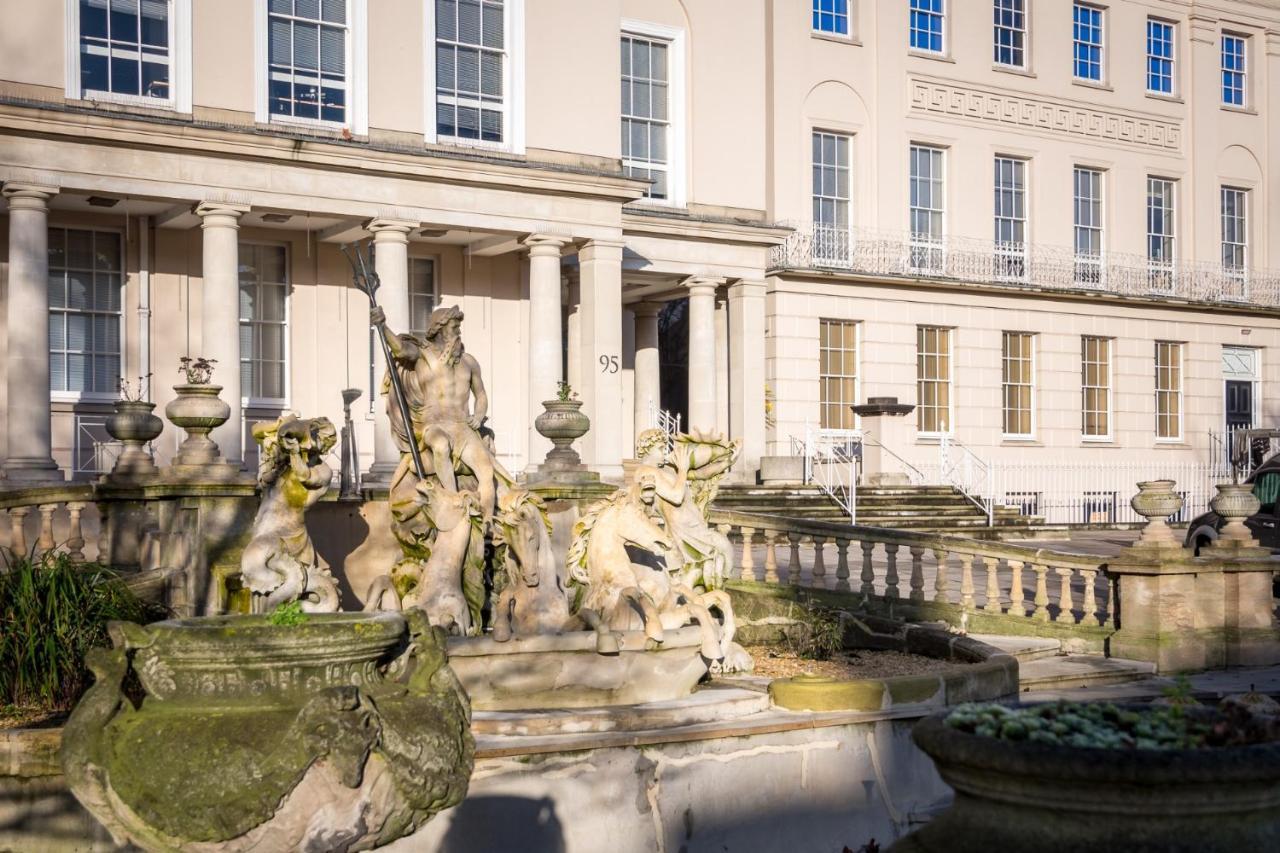Elliot Oliver - Modern 2 Bedroom Town Centre Apartment Cheltenham Esterno foto
