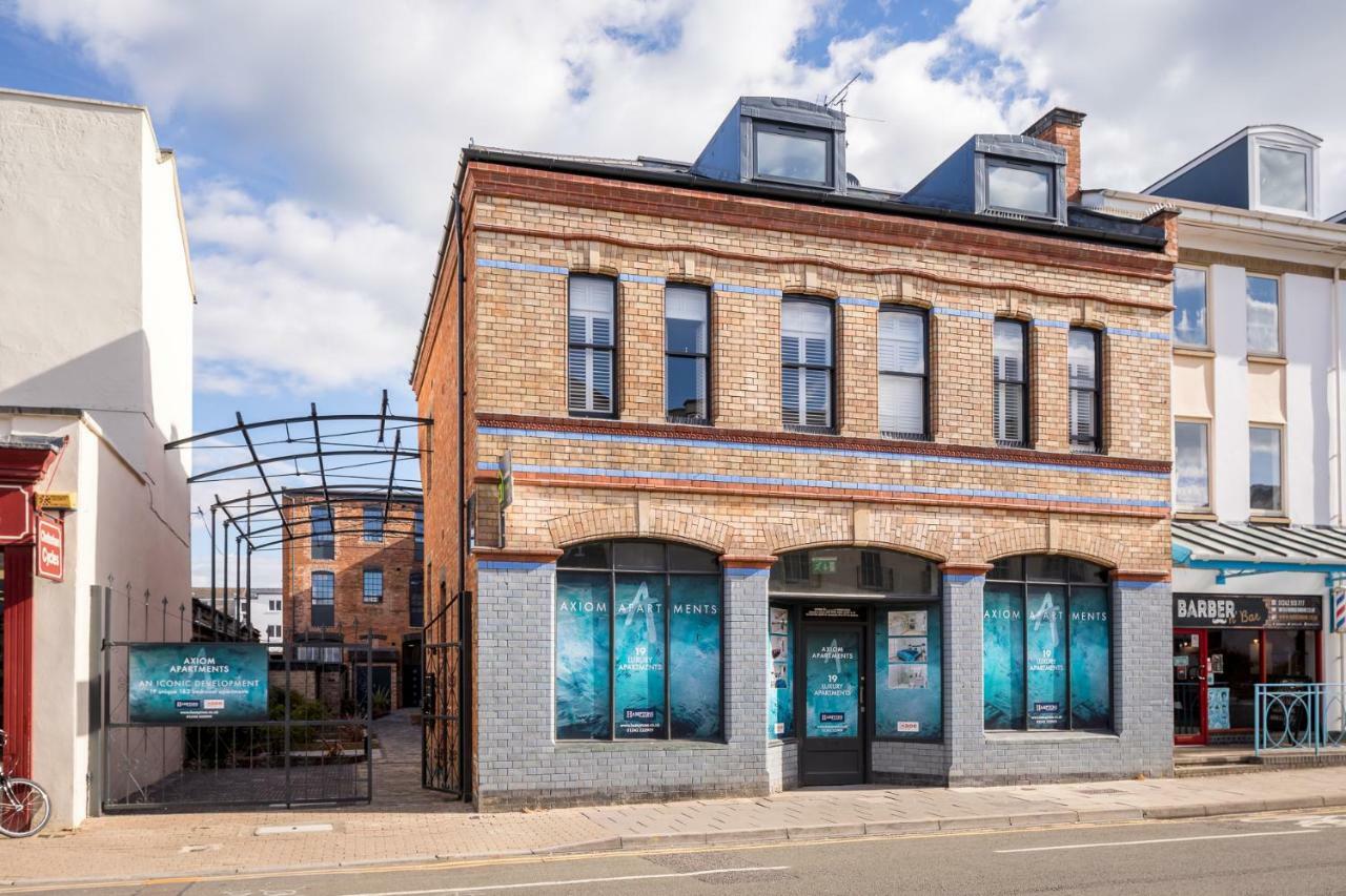 Elliot Oliver - Modern 2 Bedroom Town Centre Apartment Cheltenham Esterno foto